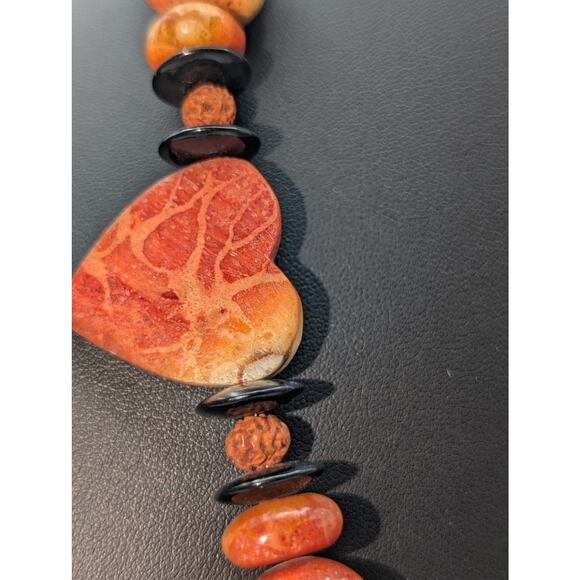 Vintage Apple Sponge Coral Heart Bead Netsuke Man Beating Drum Pendant Necklace - Picture 6 of 14